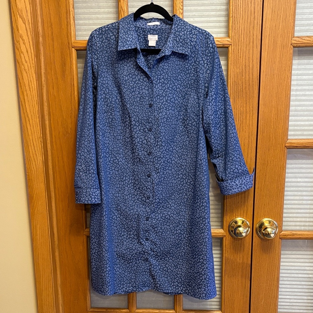 EUC Chico's 2 No Iron Coolmax Blue Leopard Shirt Dress